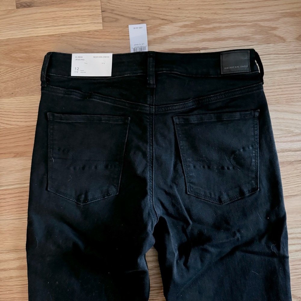 BNWT American Eagle Hi-Rise Jegging - Proper Black - Size 12 Short